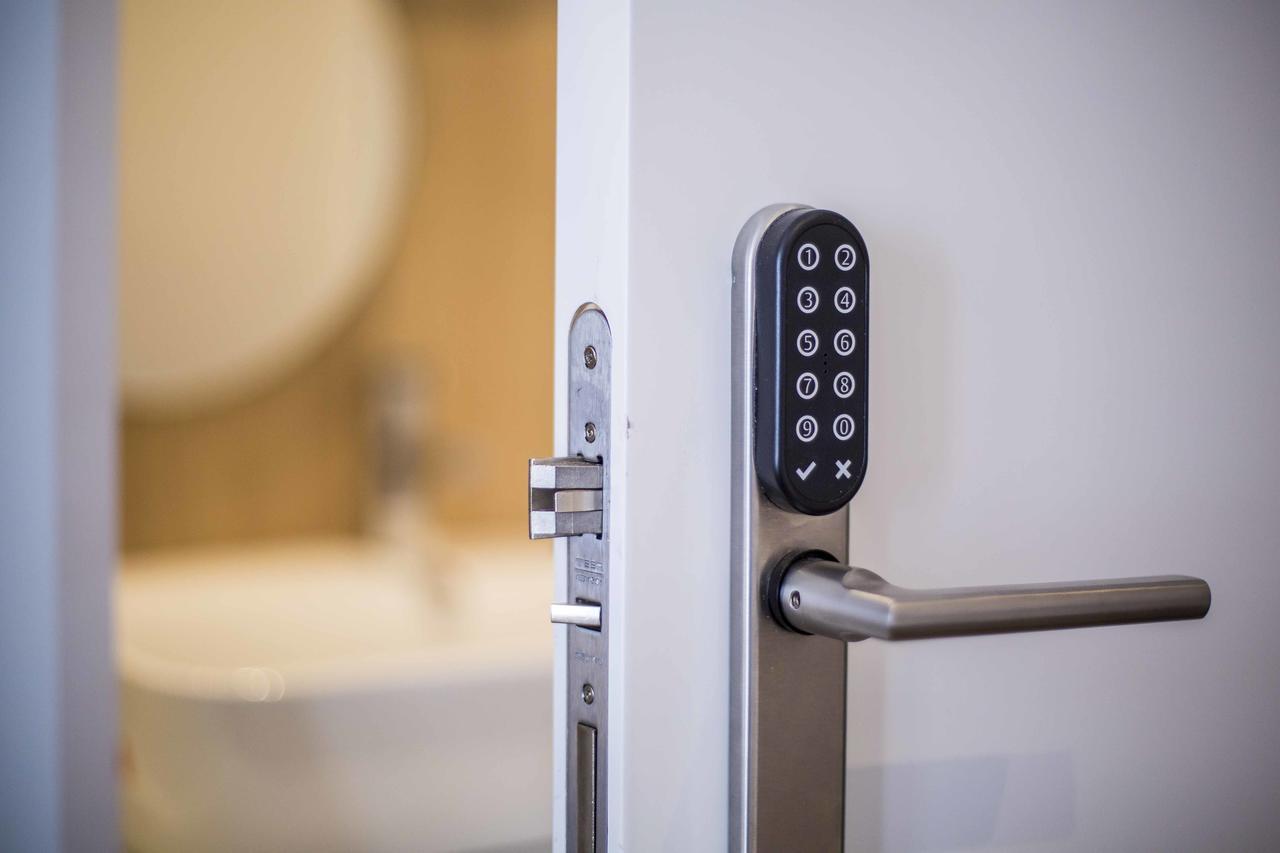 Hostal Sevilla Santa Justa - Adults Only Экстерьер фото